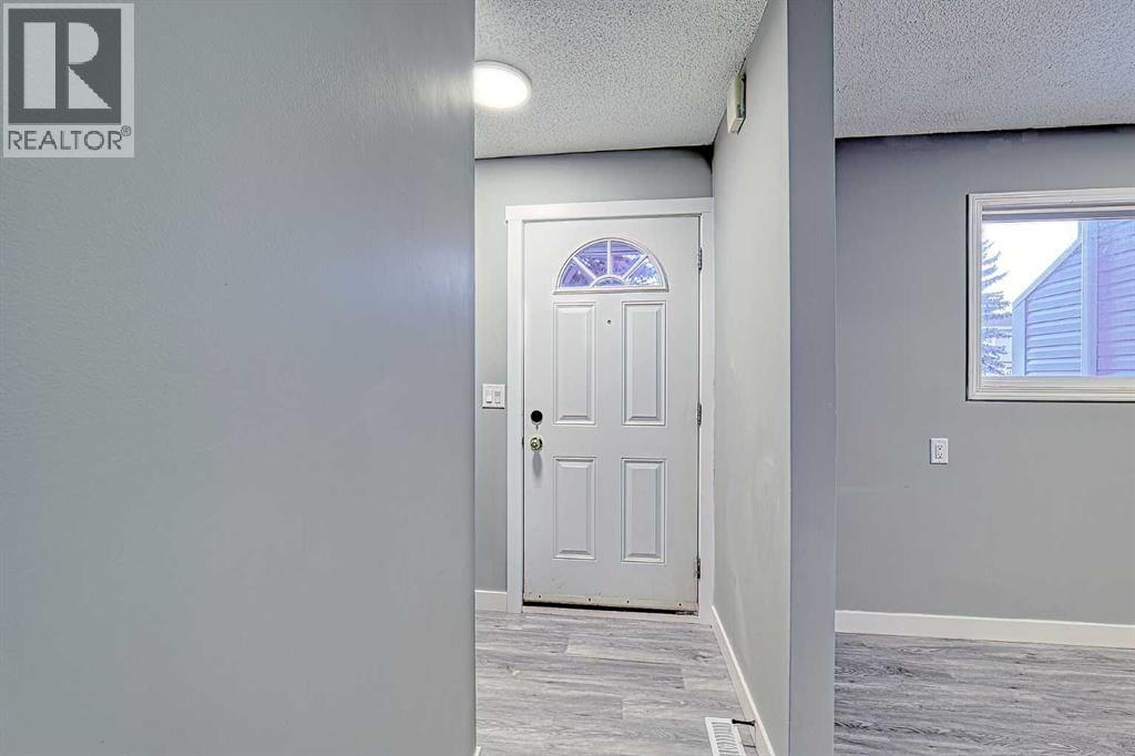 42, 195 Manora Place NE