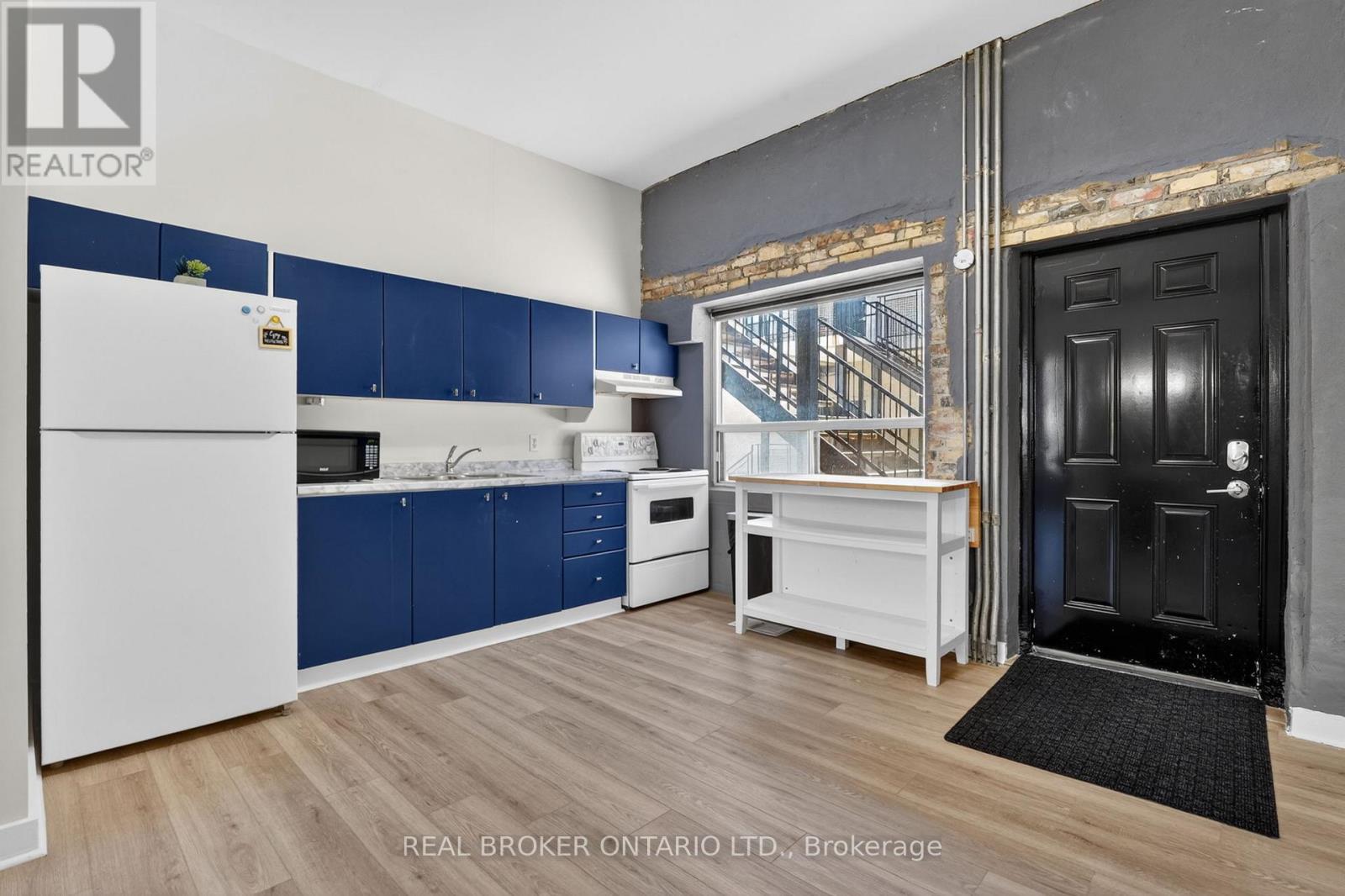 9 - 12 BRIDGEPORT ROAD E