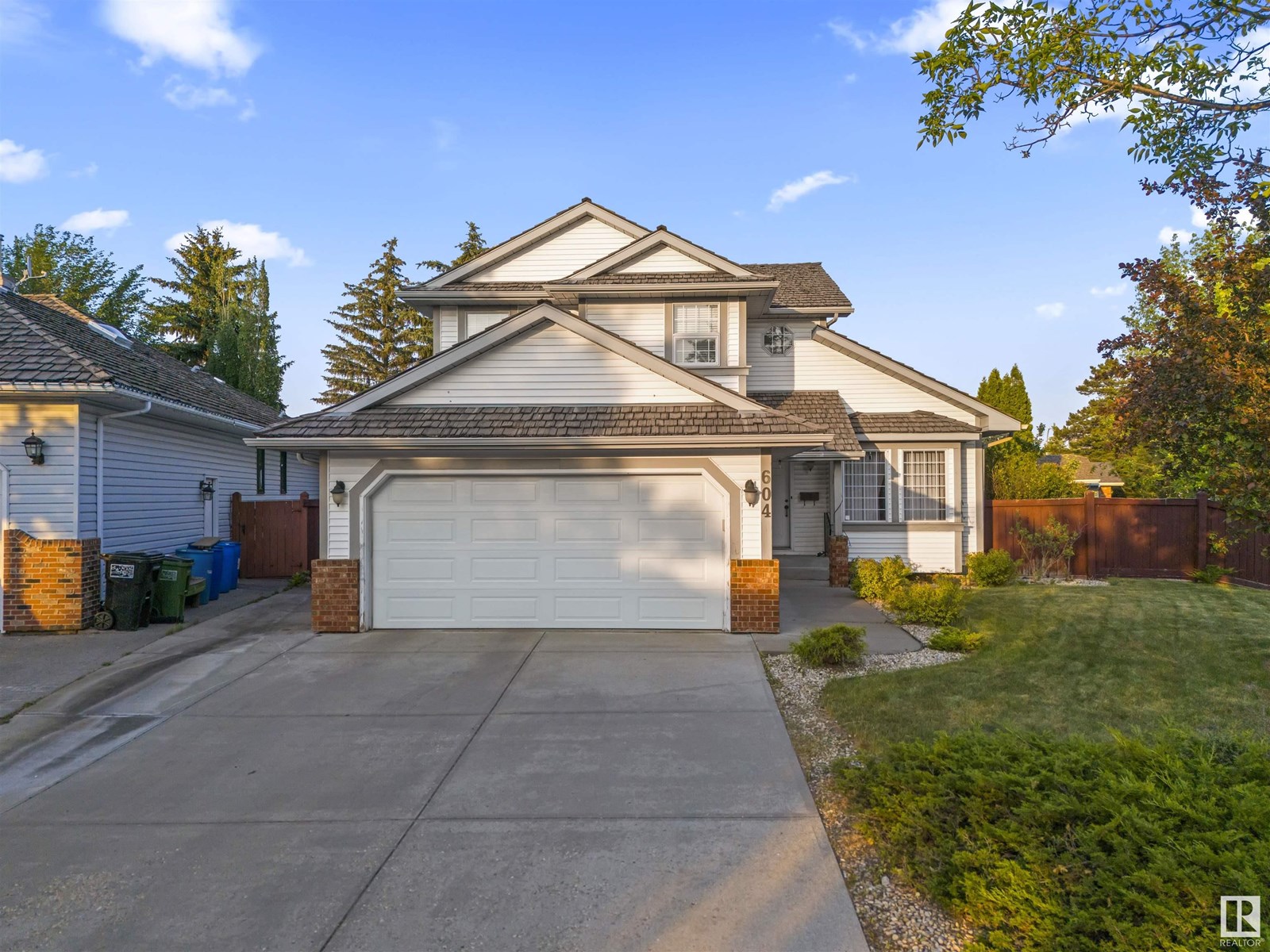 604 BURGESS CL NW