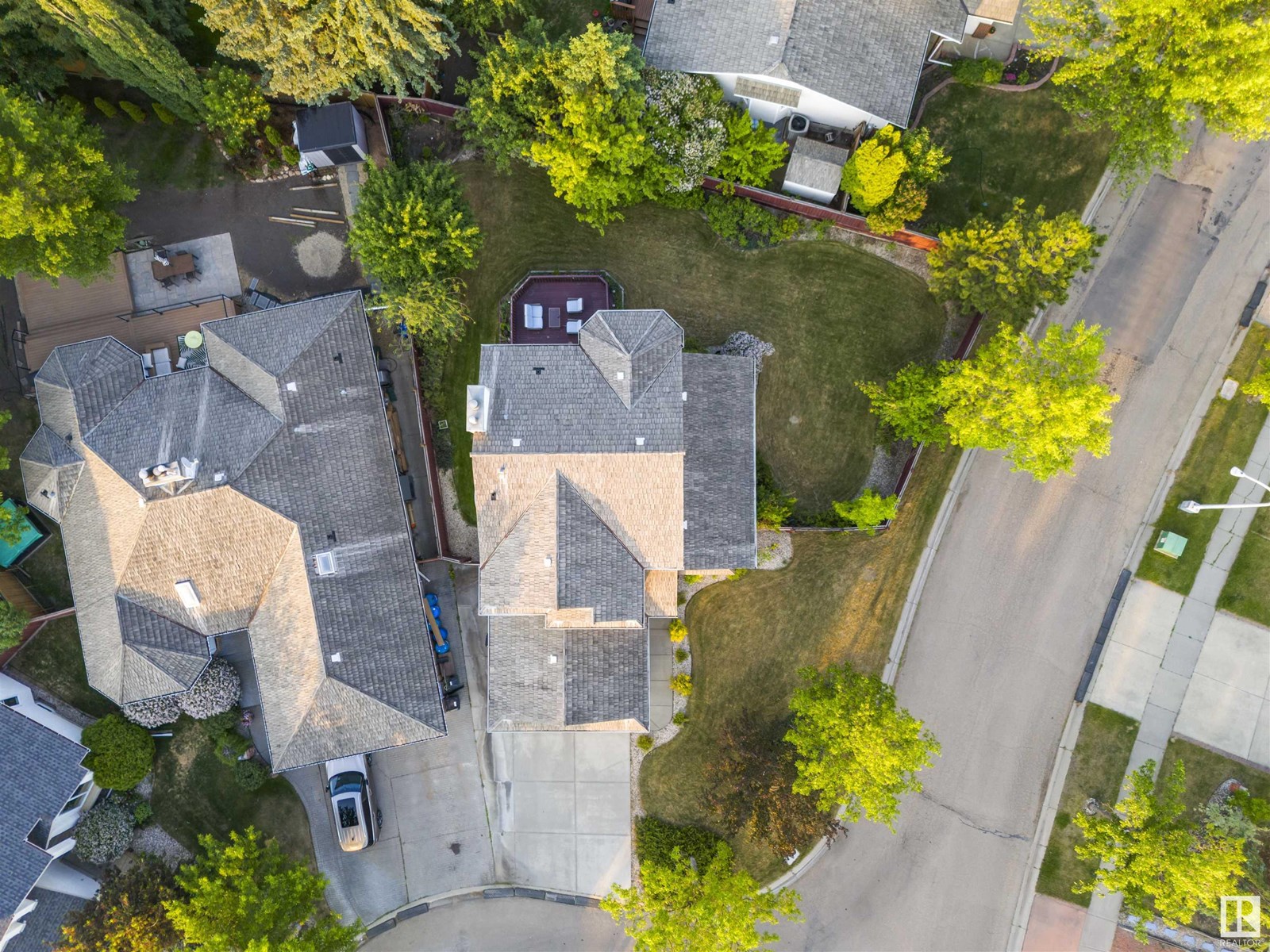 604 BURGESS CL NW