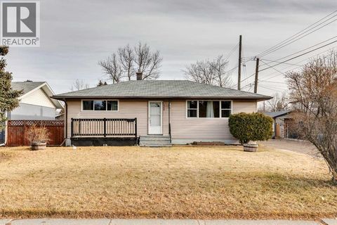 3328 45 Street SW Calgary AB T3E3T9