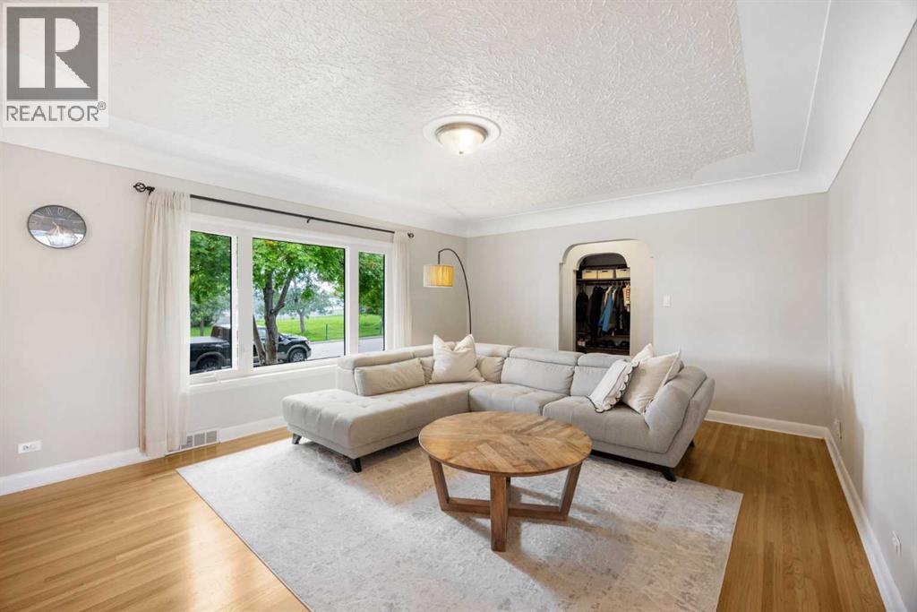 2452 Capitol Hill Crescent NW