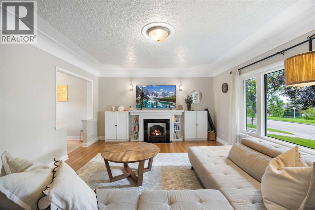 2452 Capitol Hill Crescent NW