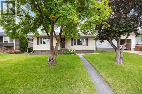 2452 Capitol Hill Crescent NW Calgary AB T2M4C2
