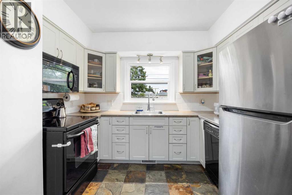 2452 Capitol Hill Crescent NW