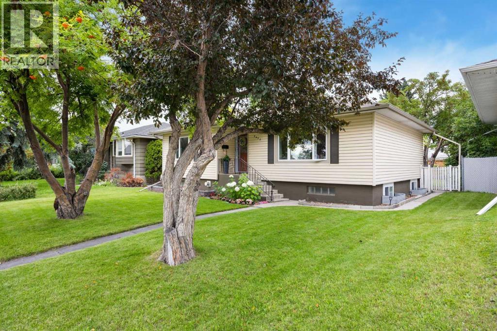 2452 Capitol Hill Crescent NW