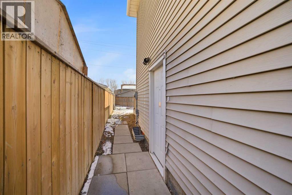 19 Appletree Close SE