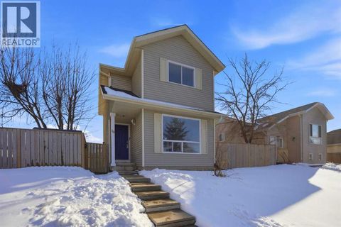 19 Appletree Close SE Calgary AB T2A7J1