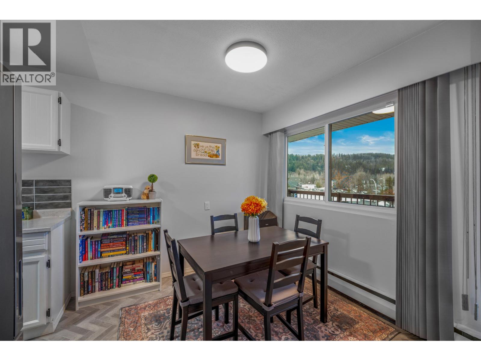 305 4288 15TH AVENUE