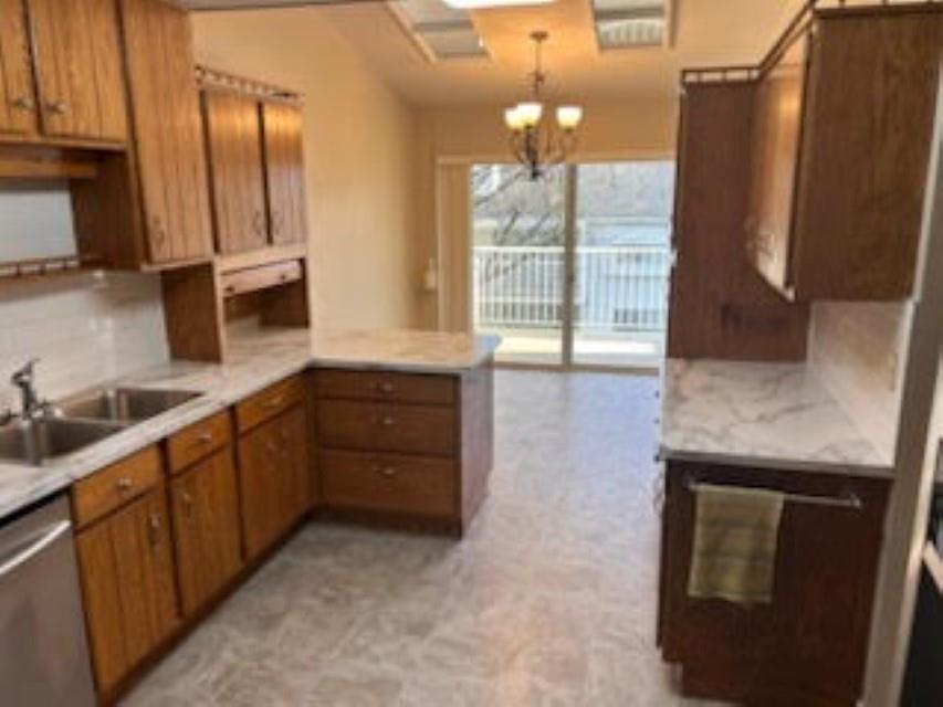 9 3054 TRAFALGAR STREET