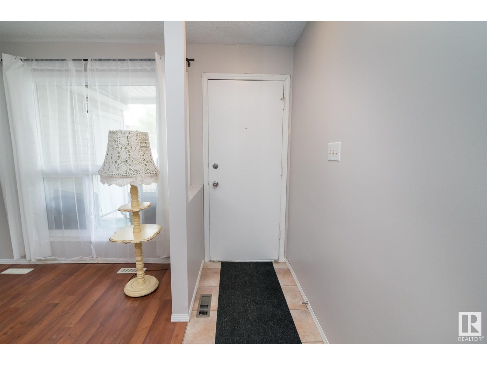 #173 2703 79 ST NW