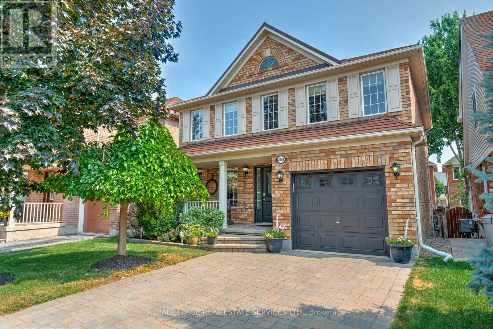 2558 FALKLAND CRESCENT