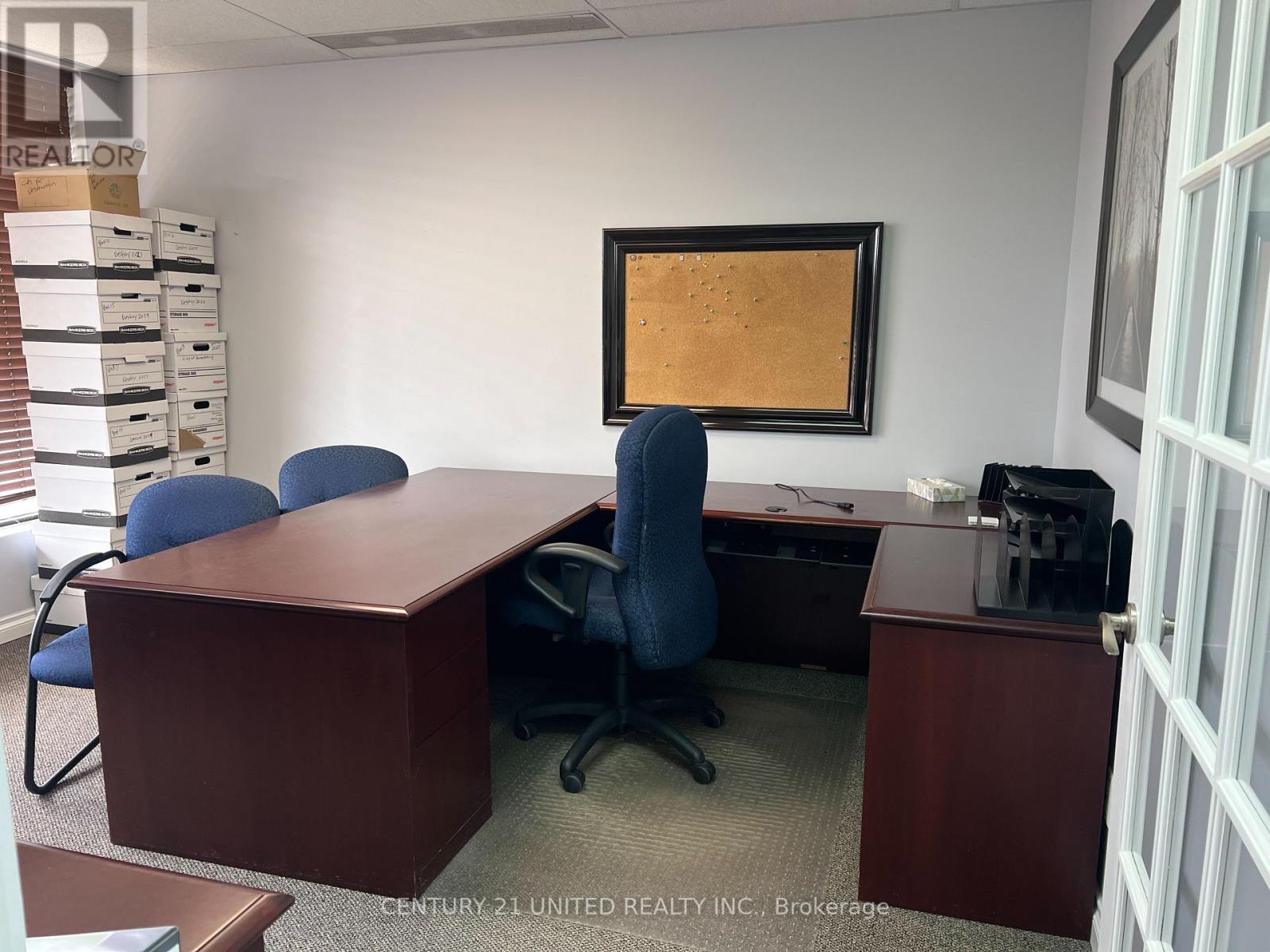 12 - 637 THE QUEENSWAY