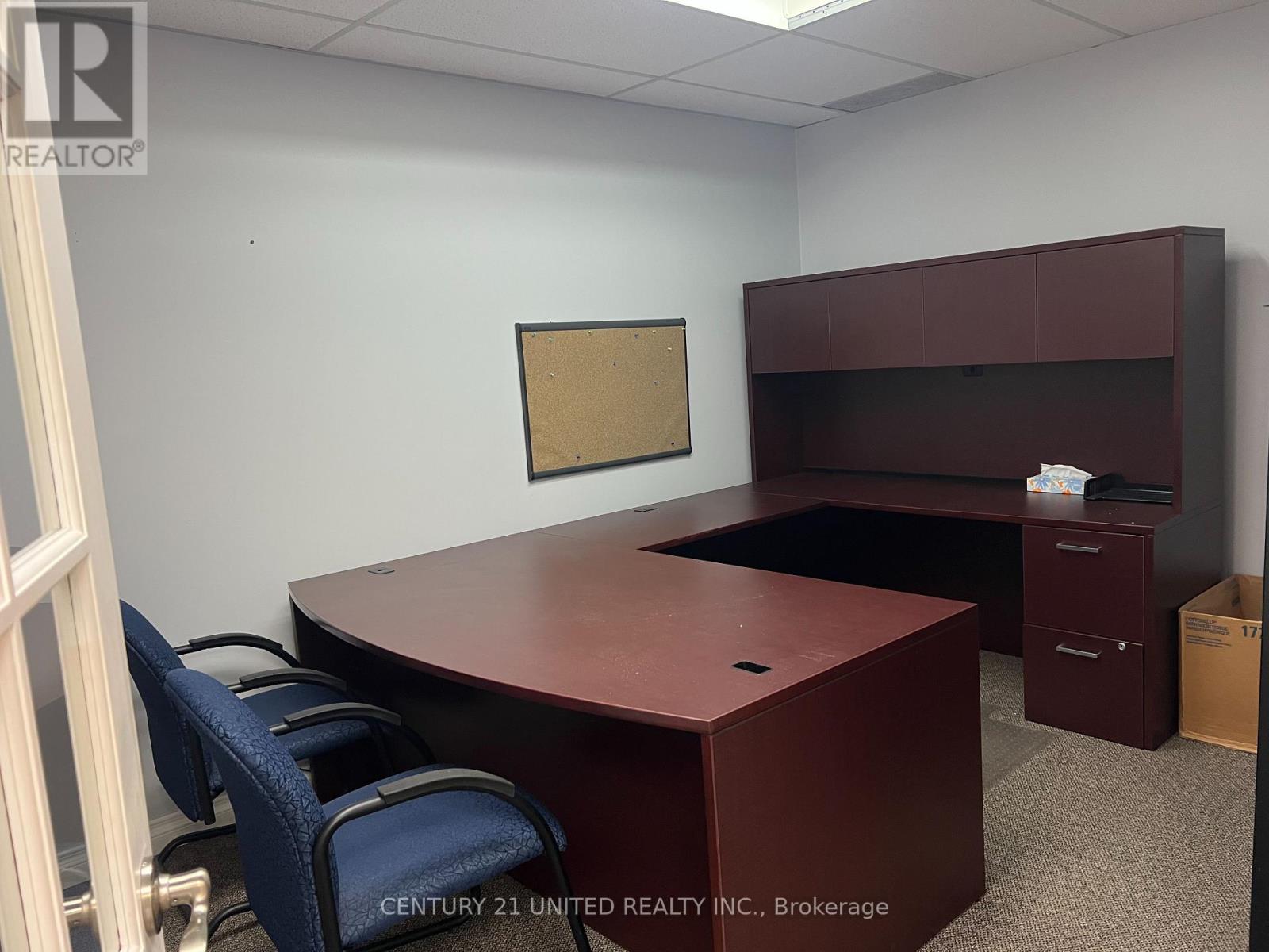 12 - 637 THE QUEENSWAY