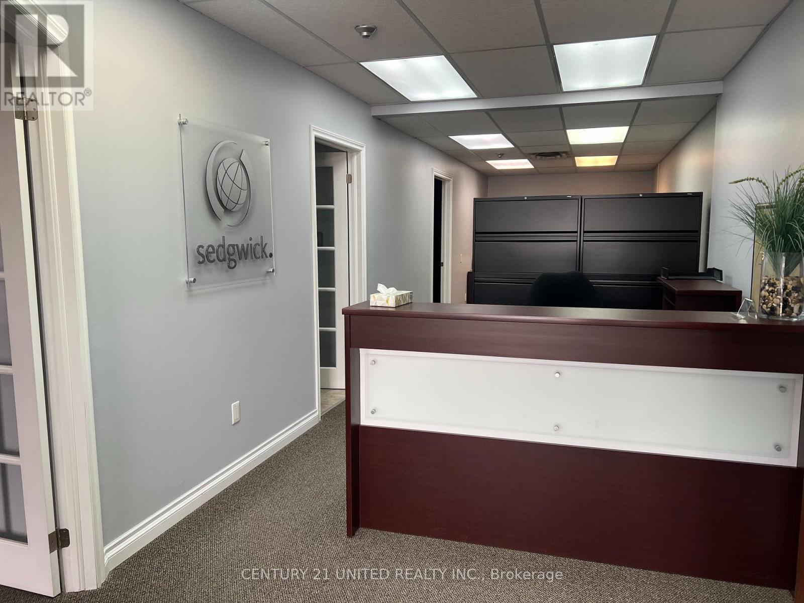 12 - 637 THE QUEENSWAY