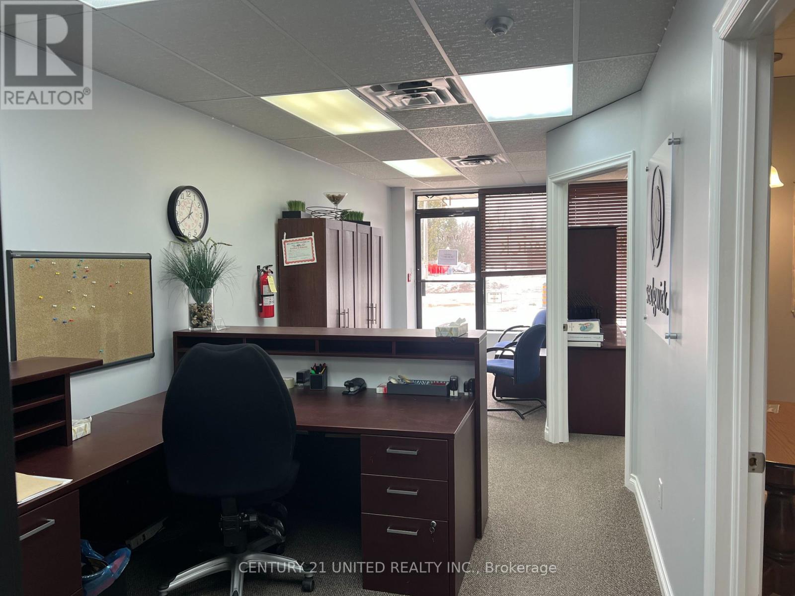 12 - 637 THE QUEENSWAY