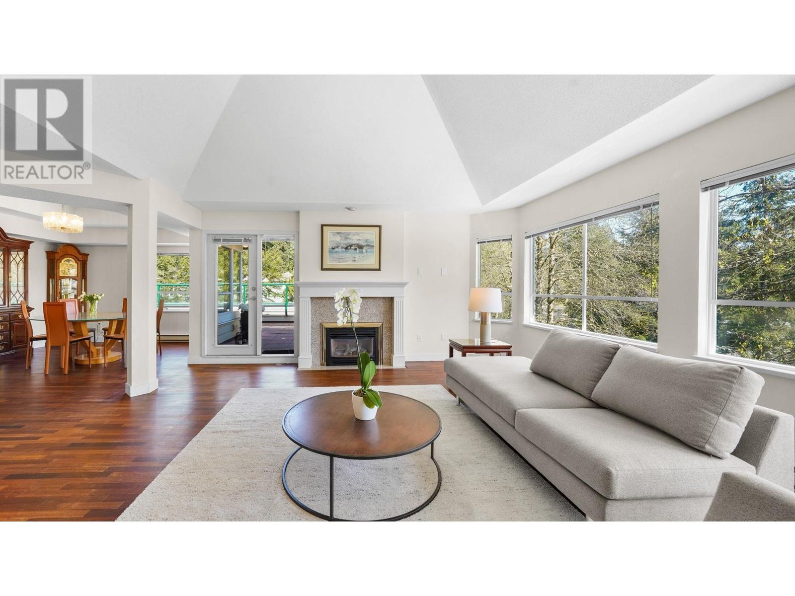 402 3670 BANFF COURT