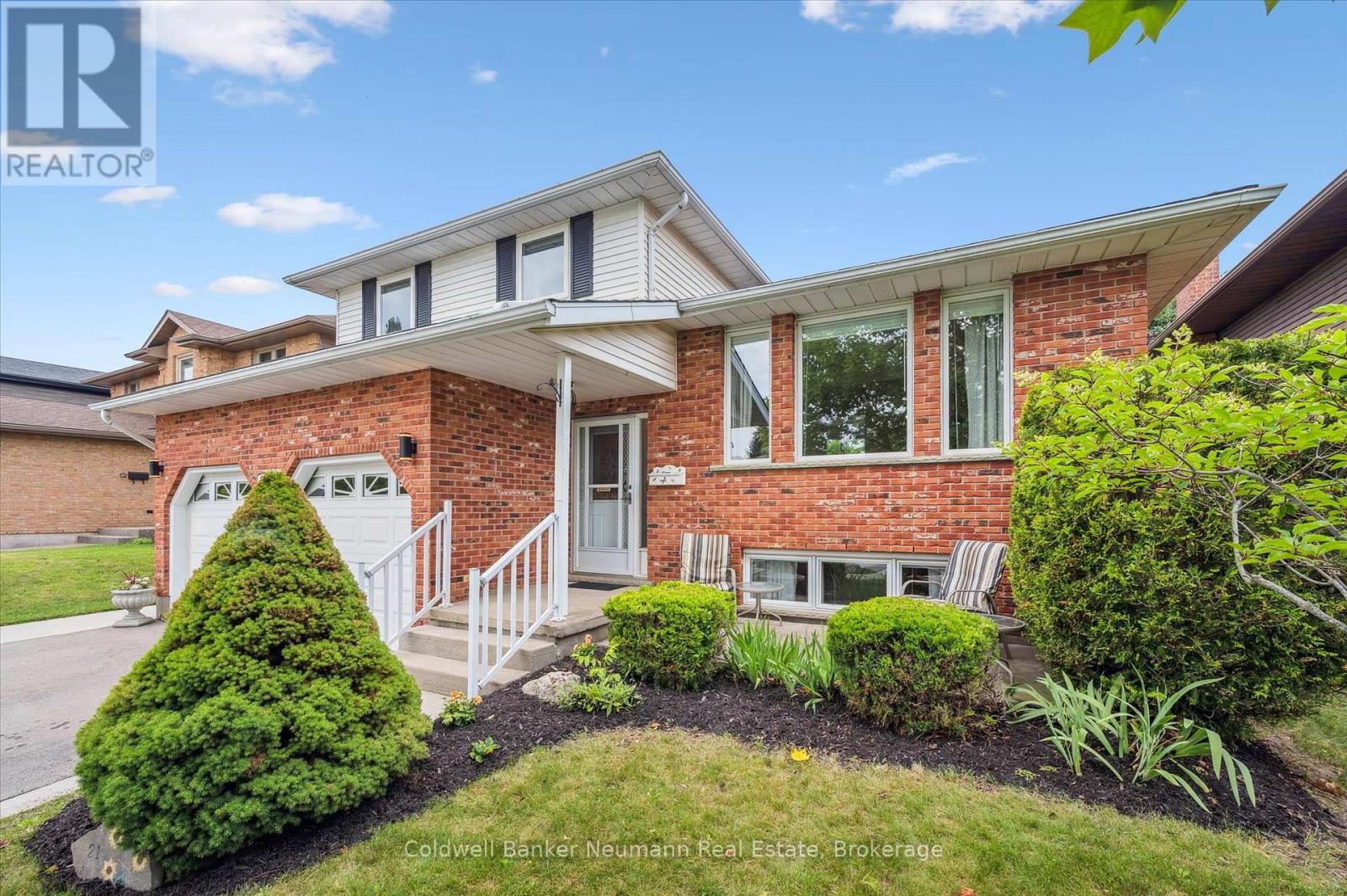 21 OLD COLONY TRAIL