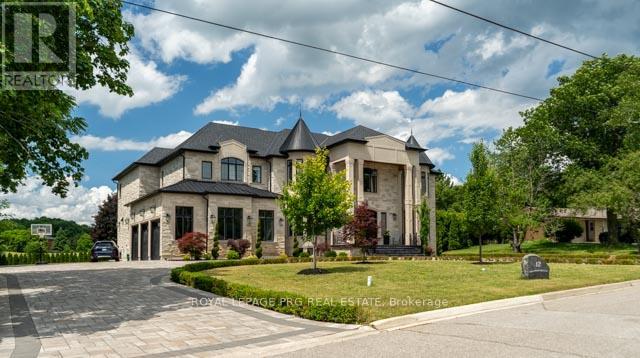12 HOLLYWOOD CRESCENT