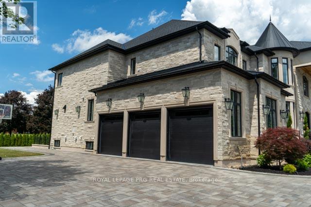 12 HOLLYWOOD CRESCENT
