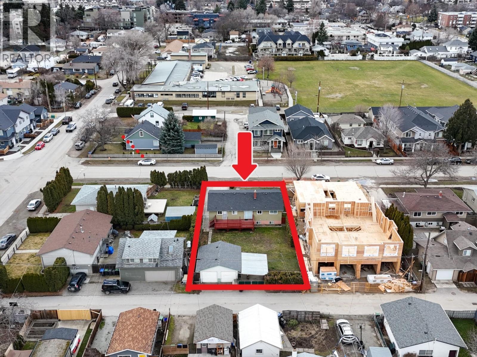 958 Stockwell Avenue