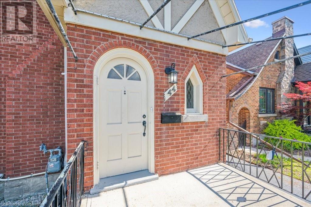 44 HIGHLAND Road W