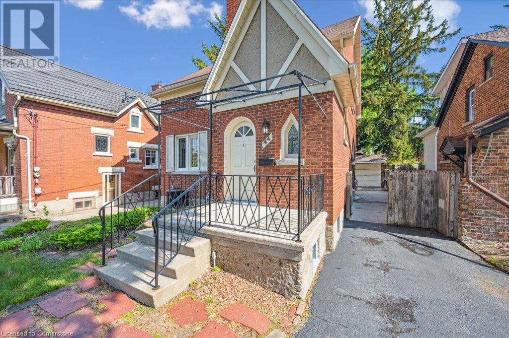 44 HIGHLAND Road W