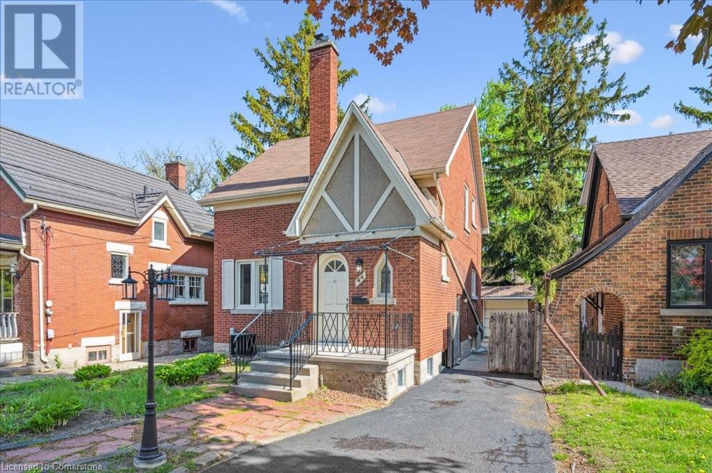 44 HIGHLAND Road W