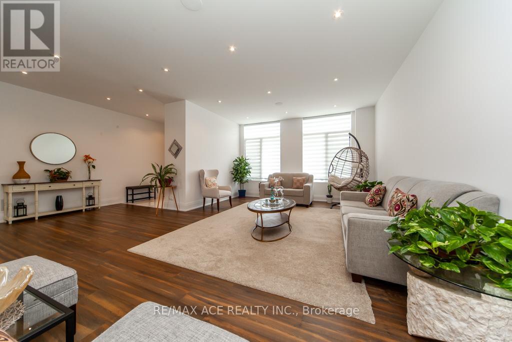 44 MUIR DRIVE