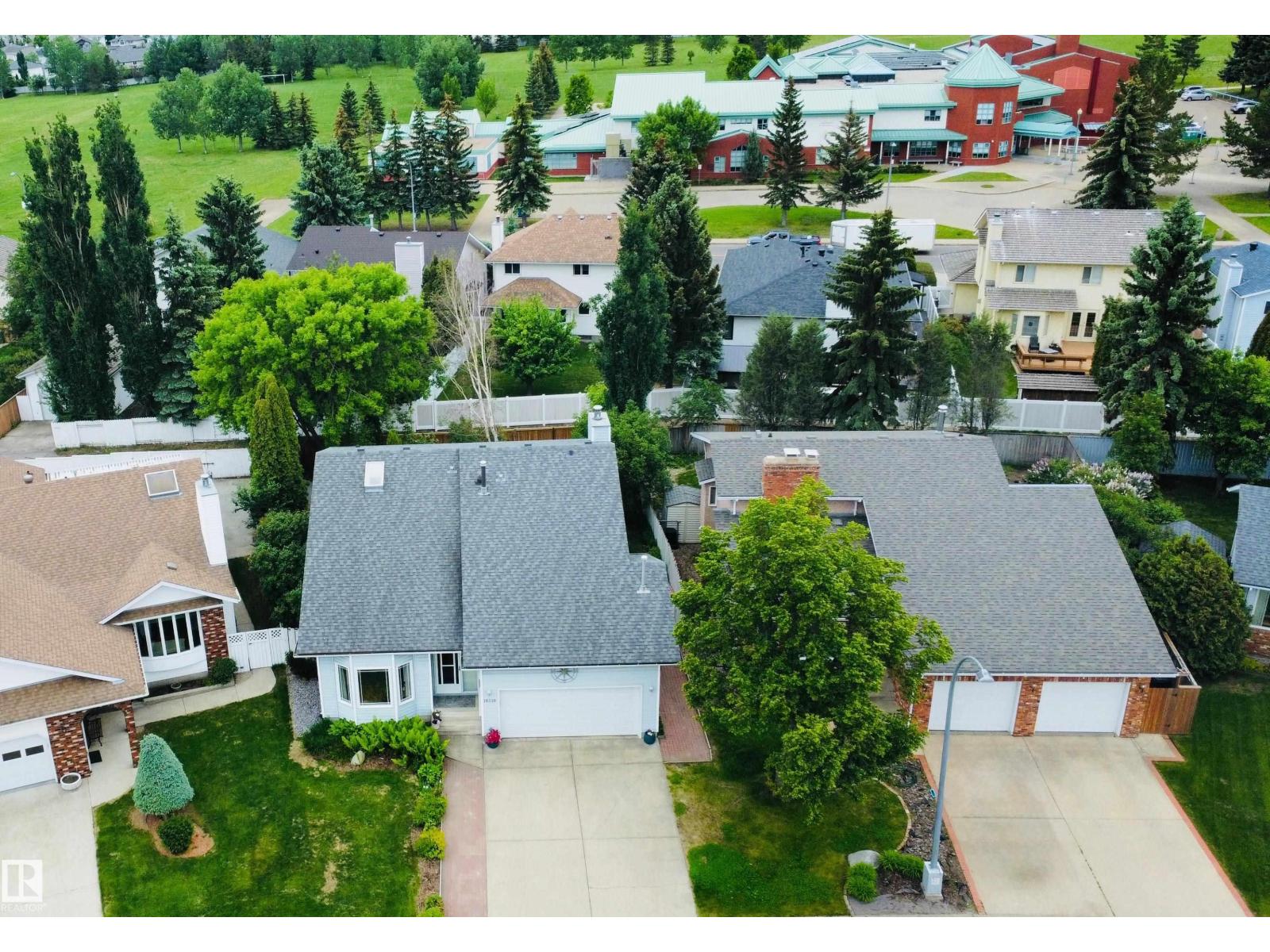 18319 58 AV NW