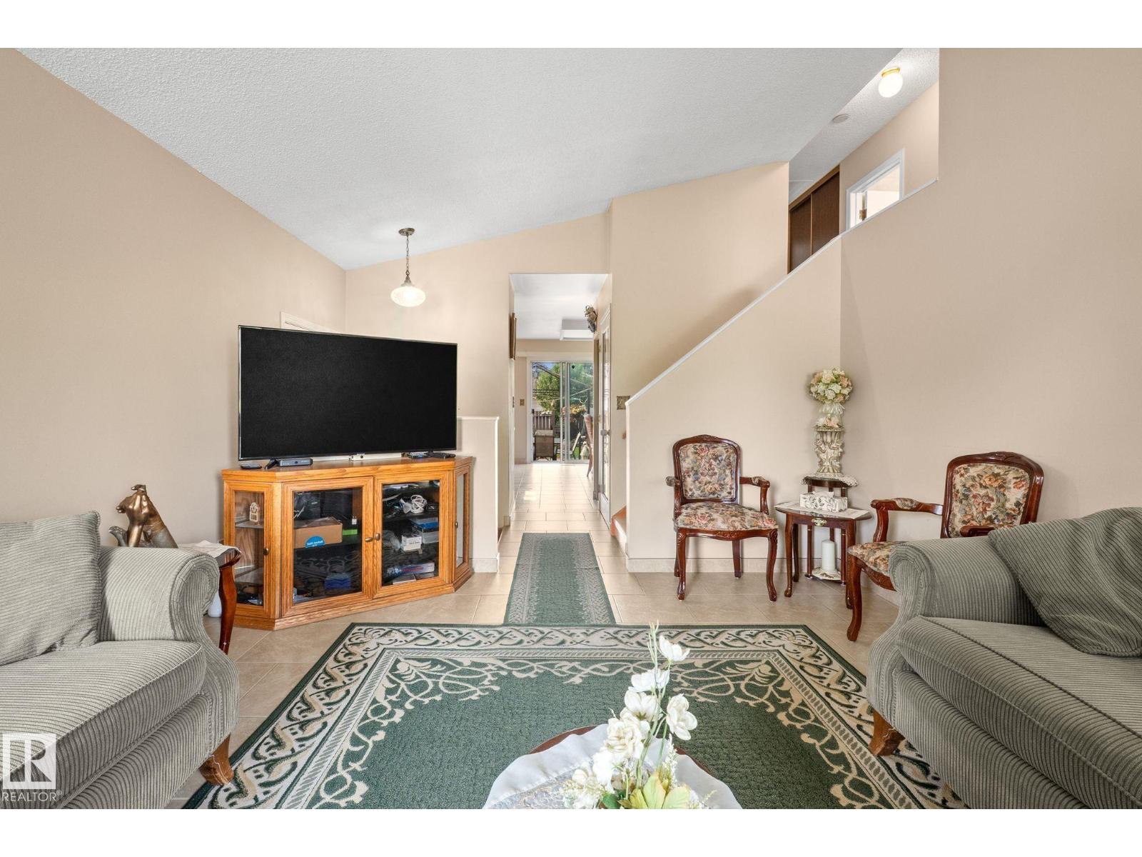 18126 98 AV NW