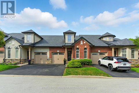 Property photo of 4 burgundy grove, hamilton (meadowlands), ON l9k0e7