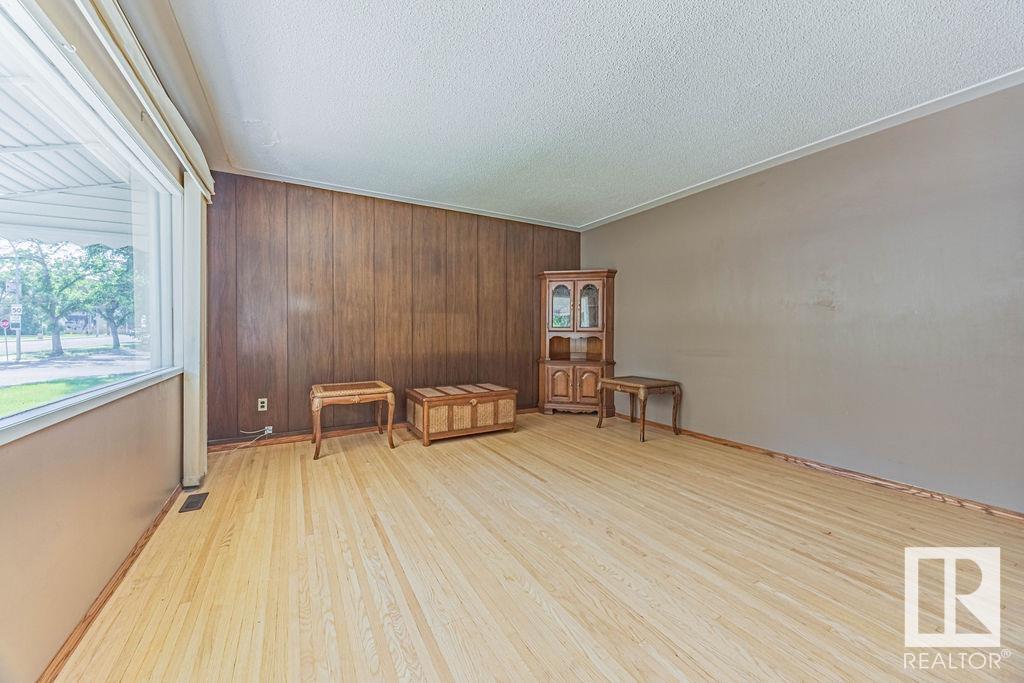 5116 118 AV NW