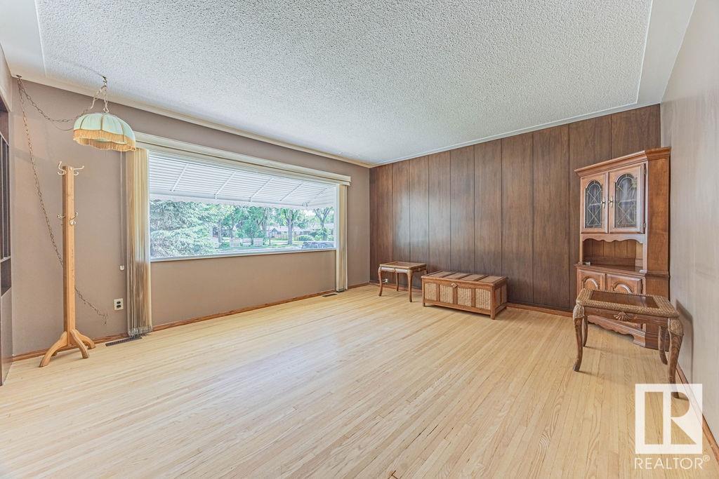 5116 118 AV NW