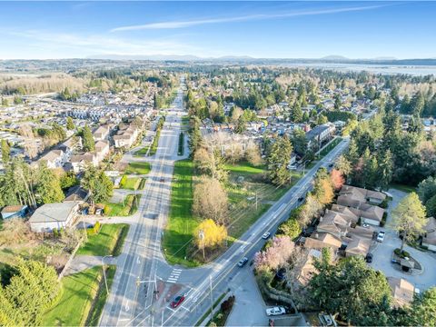 1704 160 STREET Surrey BC V4A4X2