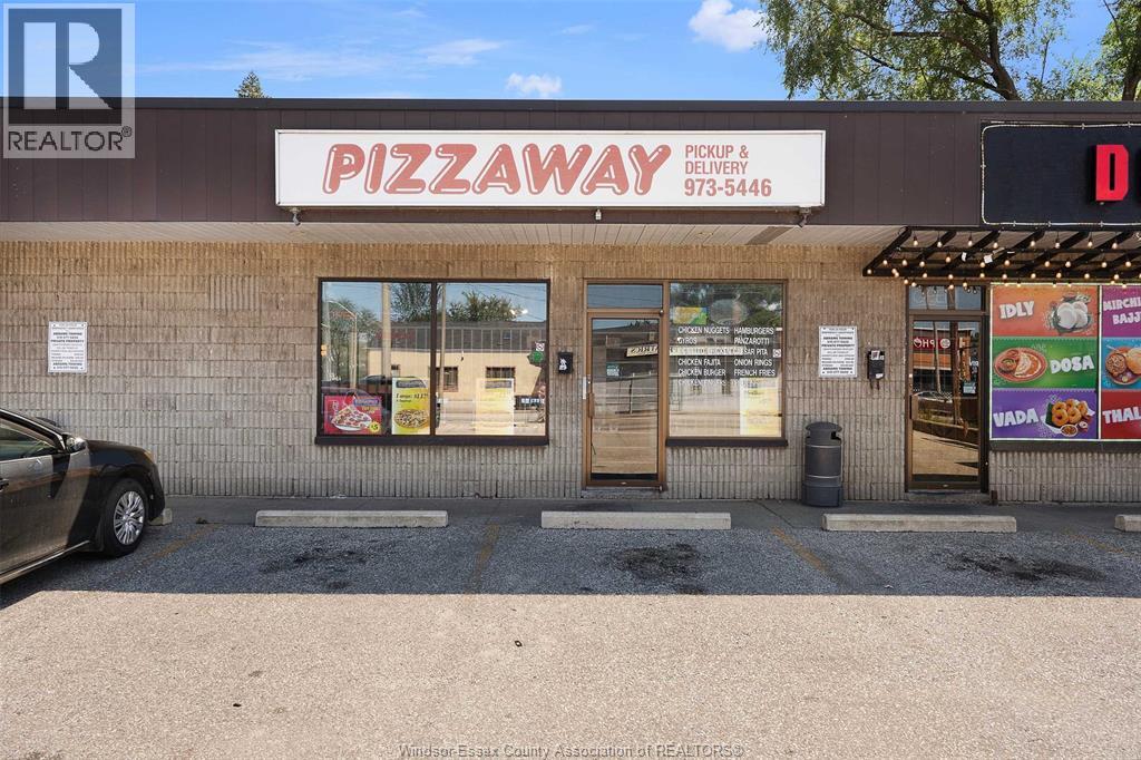 1705 WYANDOTTE STREET West