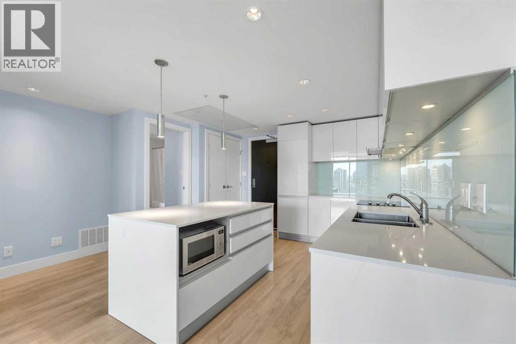 2208, 1122 3 Street SE