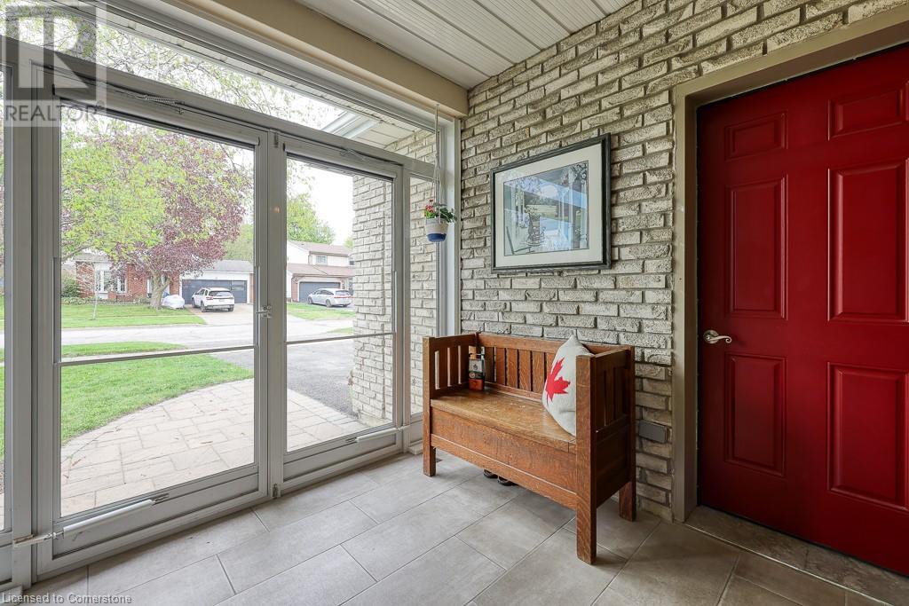 18 CHARNWOOD Court