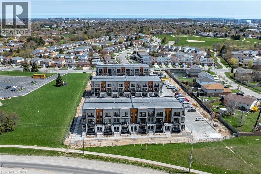 525 ERINBROOK Drive Unit# C052