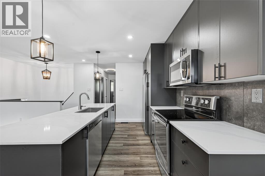 1128 OVERLEA CRESCENT