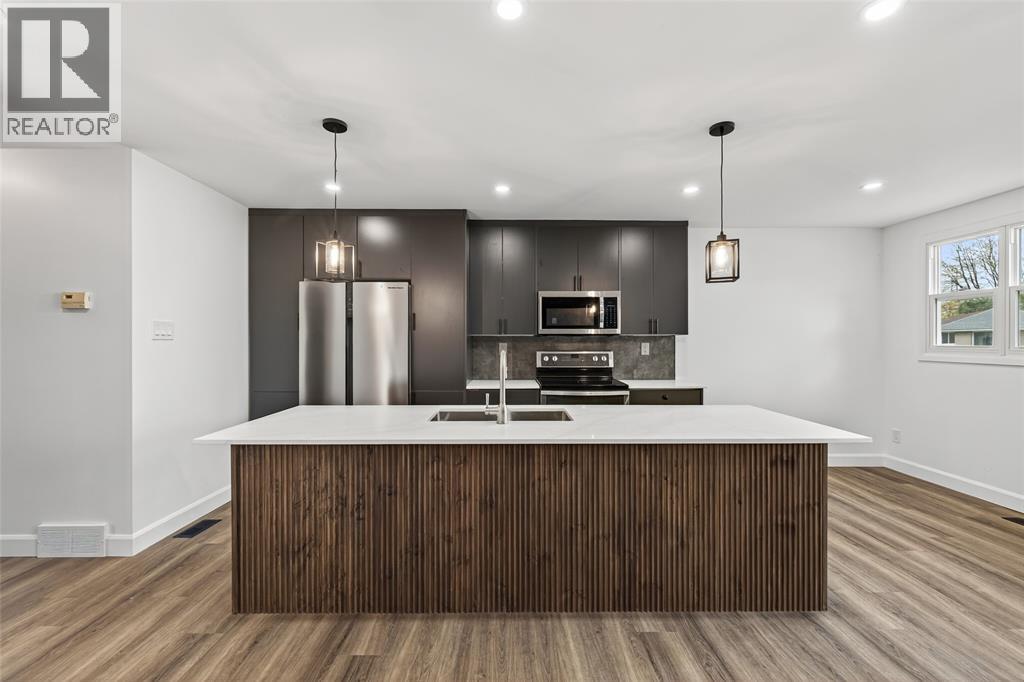 1128 OVERLEA CRESCENT