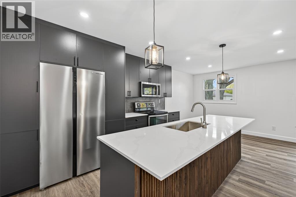 1128 OVERLEA CRESCENT