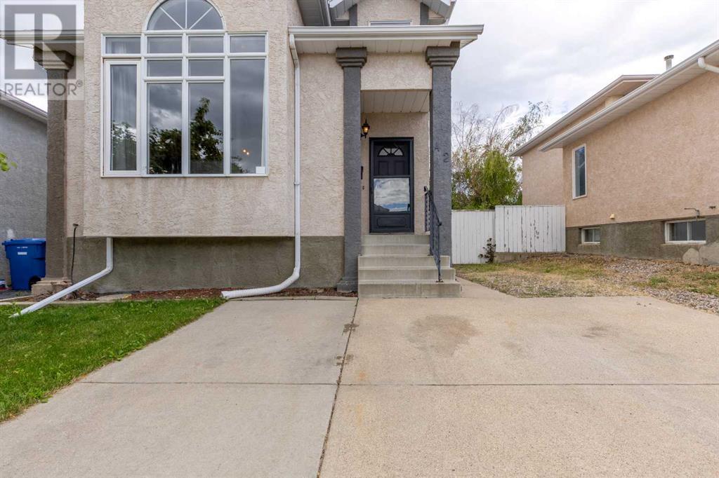 42 Assiniboia Way W