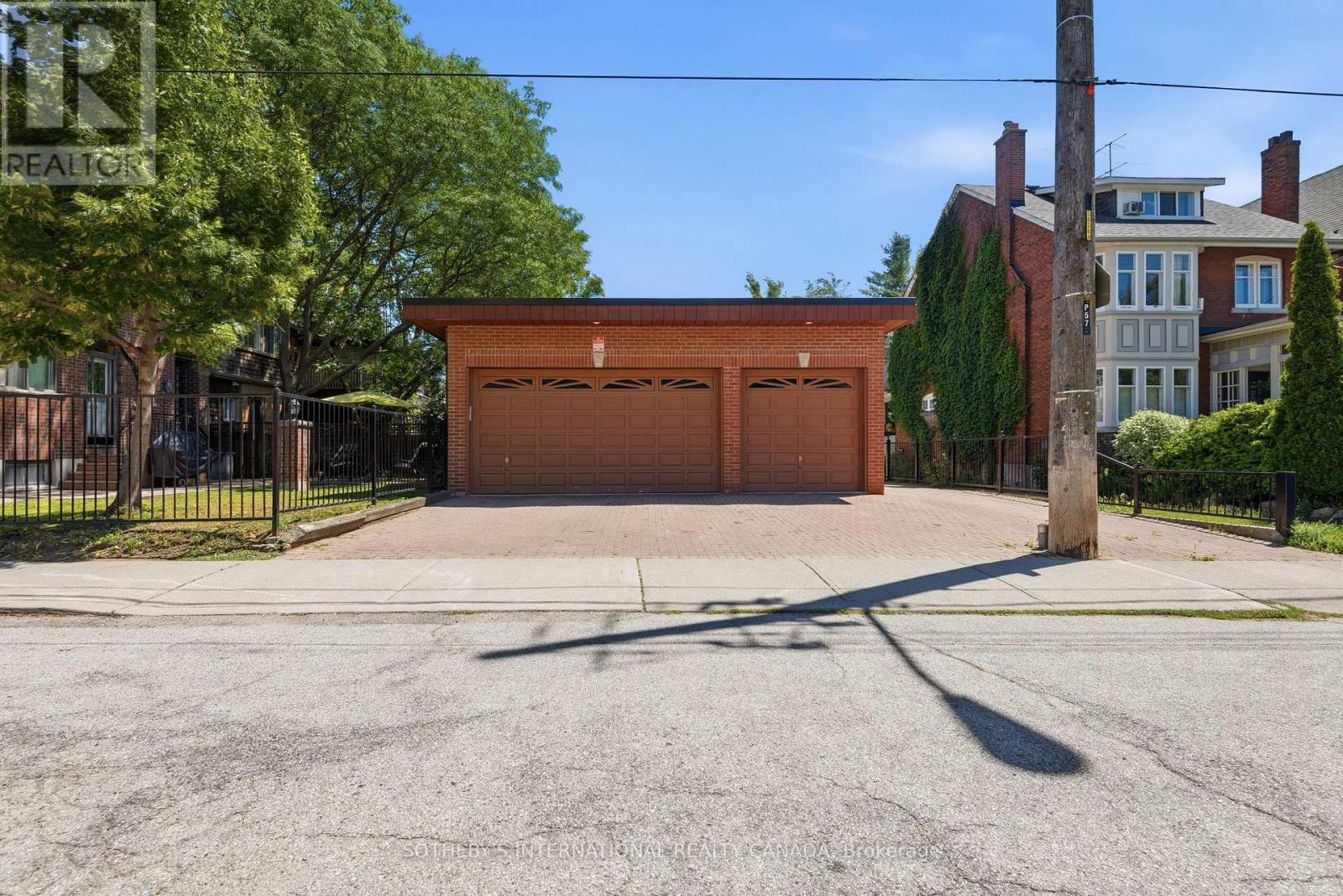 376 SUNNYSIDE AVENUE