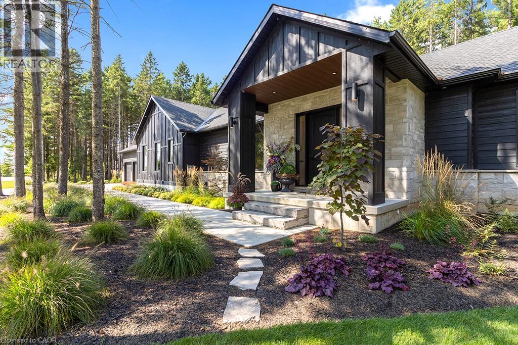 107 LOUISE CREEK Crescent