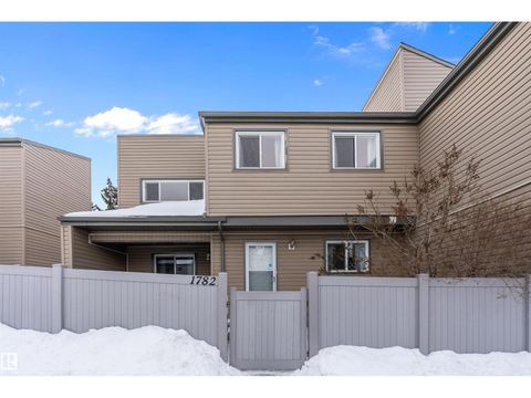 1782 LAKEWOOD RD S NW Edmonton AB T6K3B6
