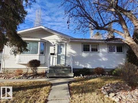 8602 158 ST NW Edmonton AB T5R2C4