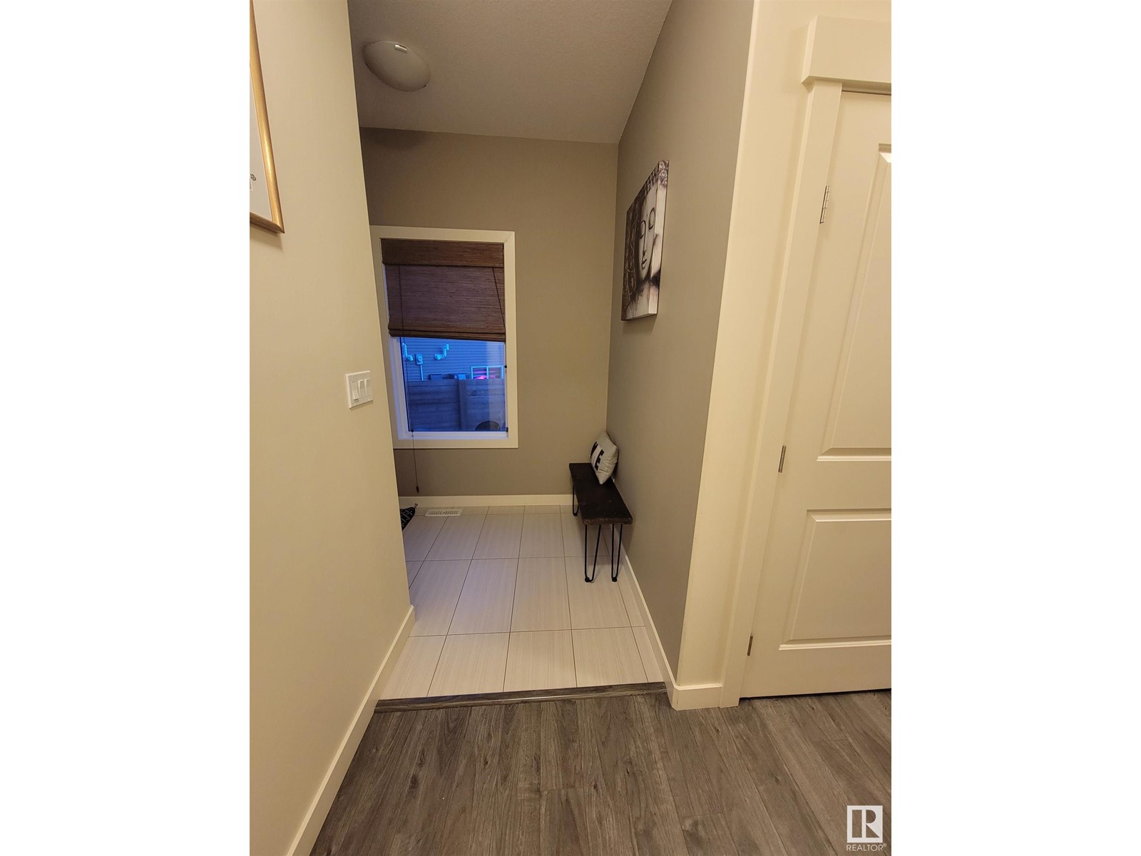 722 Charlesworth WY SW