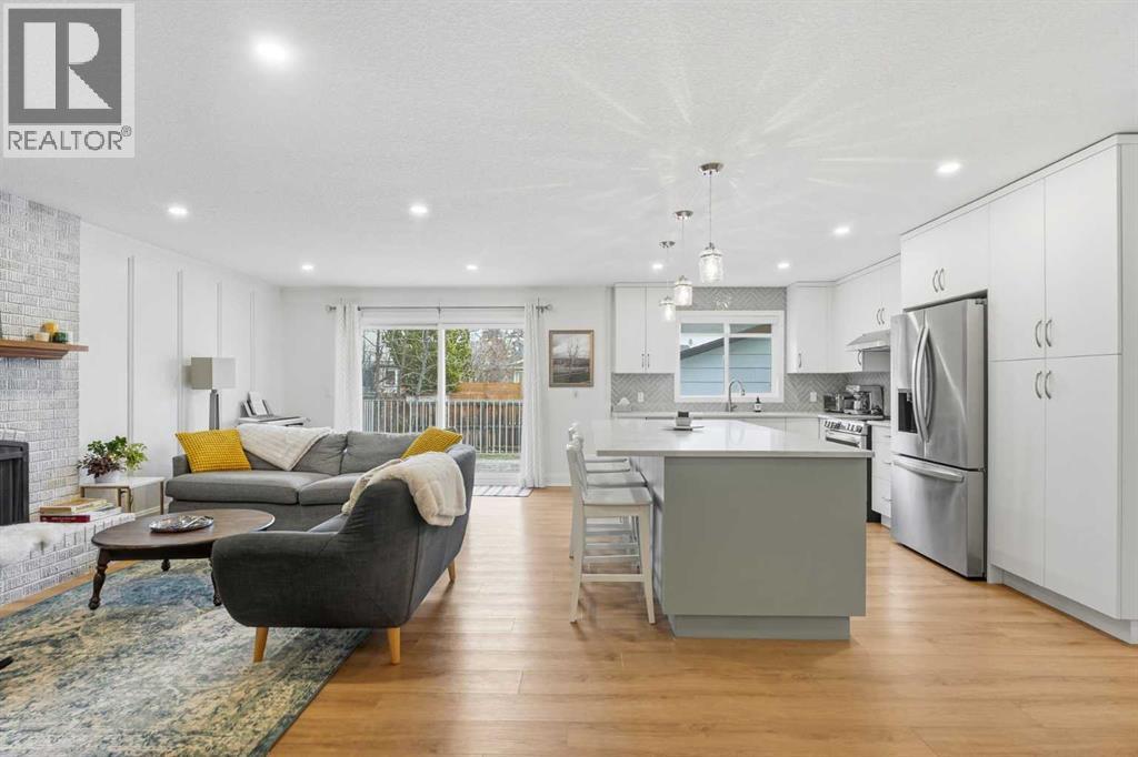 60 Sunmount Close SE