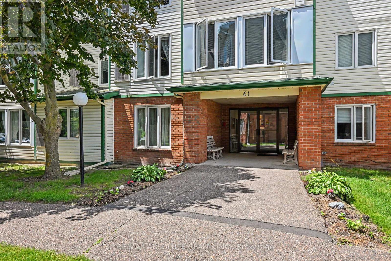 303 - 61 JACK CRESCENT